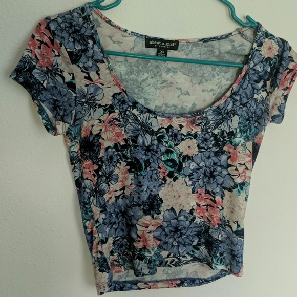 Floral Crop Top - Picture 1 of 2